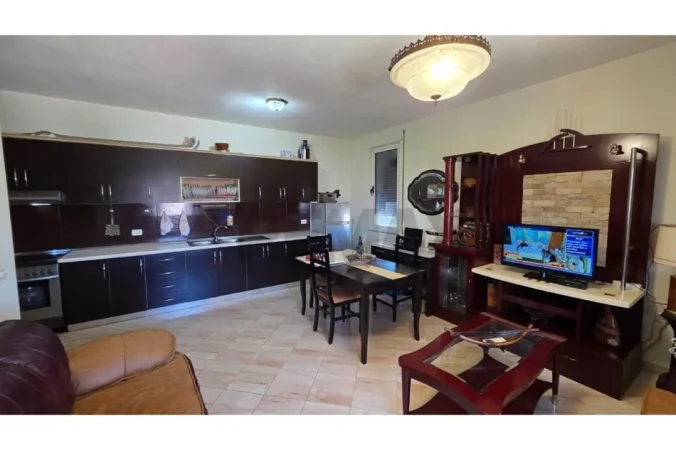 Tirane, shitet apartament 2+1 Misto Mame, kmy