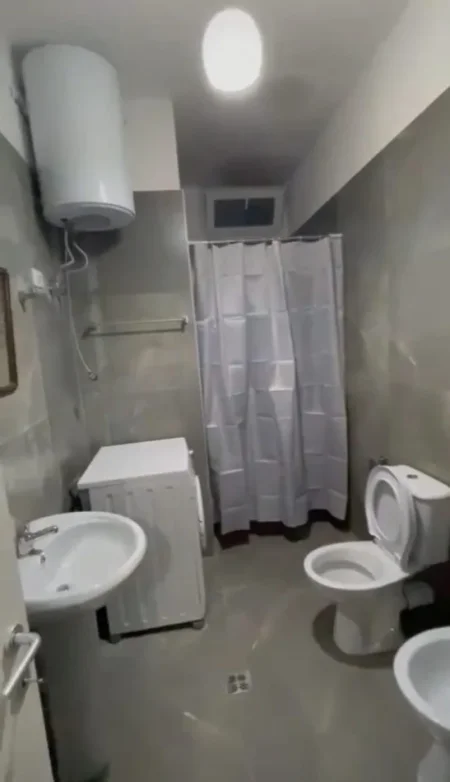 Tirane, jepet me qera apartament 1+1 Kati 2, 80 m² 500 € (Rruga 5 Maji)