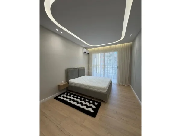 Tirane, shitet apartament 2+1+Ballkon , 184.000 € 