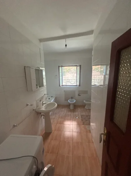 Tirane, jepet me qera apartament 2+1 Kati 0, 1 m² 450 € (Rrruga Mihal Grahmeno)