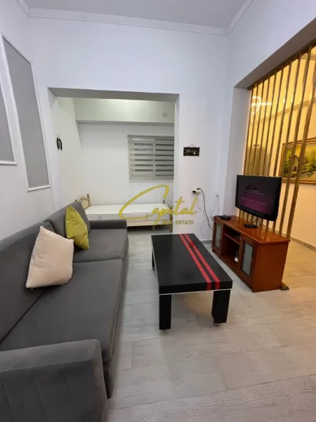 Tirane, jepet me qera garsonier 1+1 Kati 1, 50 m² 400 € (ISH PARKU)