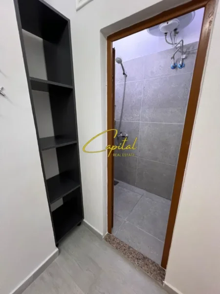 Tirane, jepet me qera garsonier 1+1 Kati 1, 50 m² 400 € (ISH PARKU)
