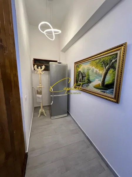 Tirane, jepet me qera garsonier 1+1 Kati 1, 50 m² 400 € (ISH PARKU)