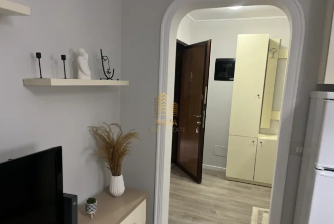 Tirane, jepet me qera apartament 1+1 Kati 4, 58 m² 500 € (Brryli)