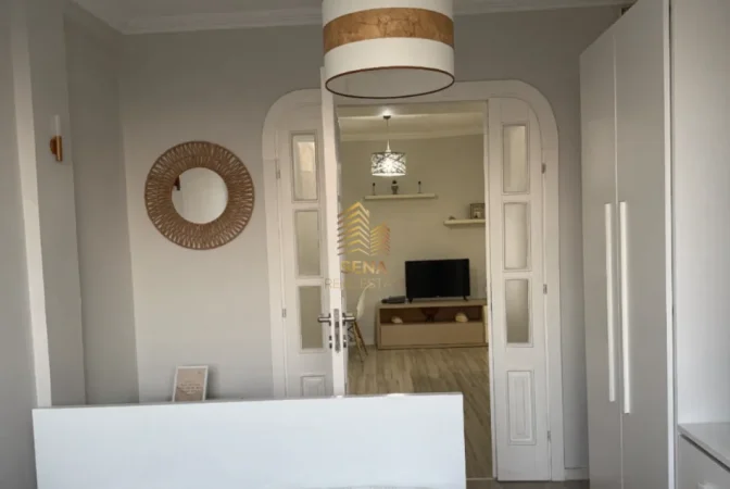 Tirane, jepet me qera apartament 1+1 Kati 4, 58 m² 500 € (Brryli)