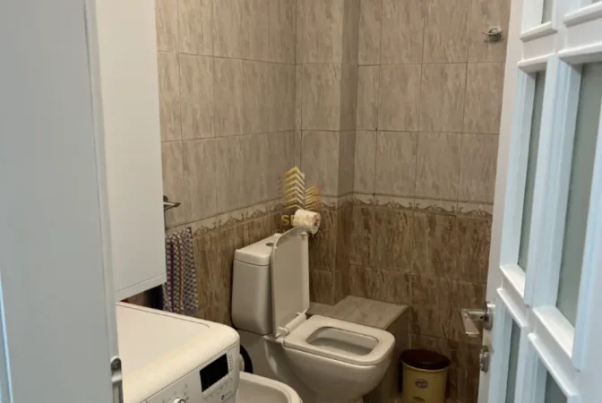 Tirane, jepet me qera apartament 1+1 Kati 4, 58 m² 500 € (Brryli)