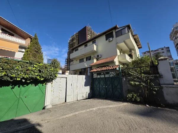 Tirane, jepet me qera shtepi 1+1+Aneks Kati 0, 70 m² 485 € (Tenis TIRANA)