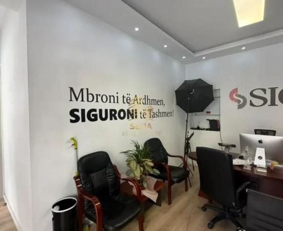 Tirane, jepet me qera ambjent biznesi Kati 1, 26 m² 400 € (Komuna e Parisit)