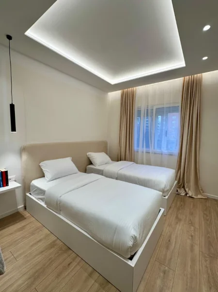 Tirane, jepet me qera apartament 2+1+Ballkon Kati 2, 70 m² 700 € 