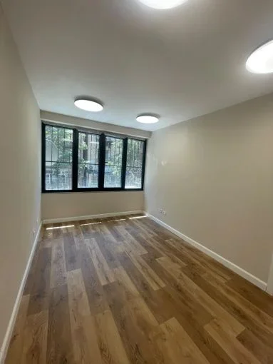 Tirane, jepet me qera ambjent biznesi Kati 2, 110 m² 1.200 € (liqeni artificial , rruga kosovareve, petro nini)