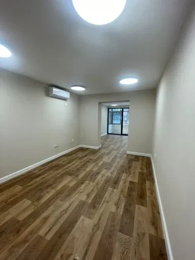 Tirane, jepet me qera zyre Kati 2, 110 m² 1.200 € (liqeni artificial , rruga kosovareve, petro nini)
