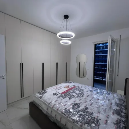 Tirane, jepet me qera apartament 1+1 Kati 4, 600 € (Don Bosko)