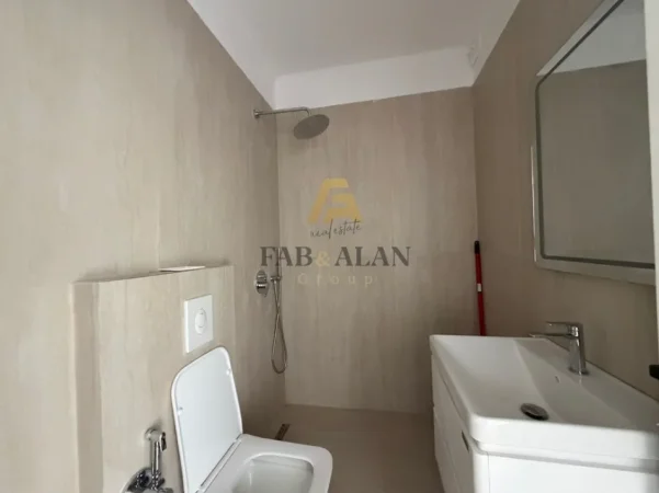 Tirane, shitet apartament 1+1 , 58 m² 128.000 € (laprake)