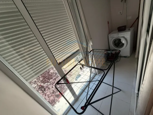 Tirane, jepet me qera apartament 2+1 Kati 2, 67 m² 750 € (Rruga e Barrikadave)