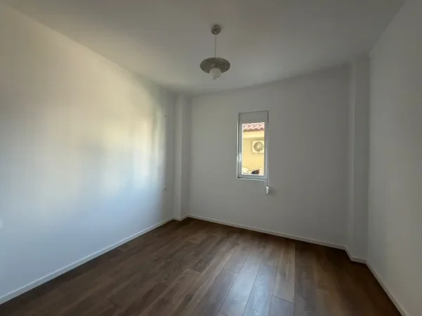 Tirane, shitet apartament 1+1 Kati 3, 43 m² 108.000 € (Dritan Hoxha)