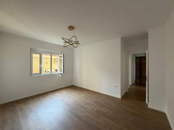 Tirane, shitet apartament 1+1 Kati 3, 43 m² 108.000 € (Dritan Hoxha)