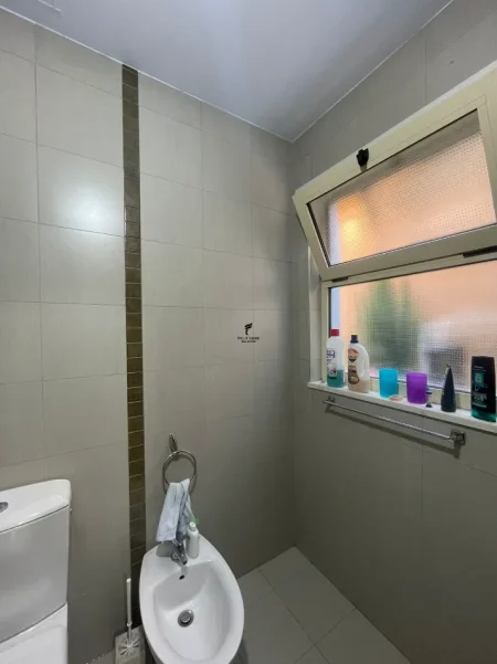 Tirane, shitet apartament 2+1 Kati 4, 155 m² 320.000 € (KOMUNA E PARISIT)