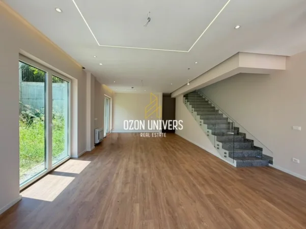 Tirane, jepet me qera apartament Vile 3 Katshe Kati 4, 277 m² 2.500 € (Forest Residence, Liqeni i Thatë)