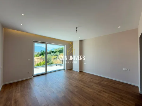 Tirane, jepet me qera apartament Vile 3 Katshe Kati 4, 277 m² 2.500 € (Forest Residence, Liqeni i Thatë)