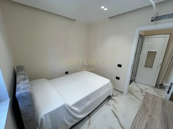 Tirane, jepet me qera apartament duplex 2+1 Kati 1, 120 m² 800 € (rruga e elbasanit)