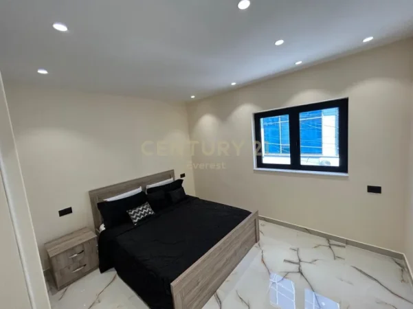 Tirane, jepet me qera apartament duplex 2+1 Kati 1, 120 m² 800 € (rruga e elbasanit)