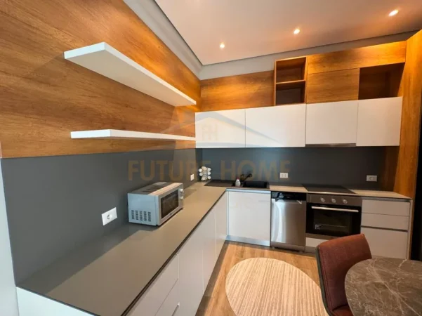 Tirane, jepet me qera apartament 2+1 , 100 m² 1.300 € (Square 21)