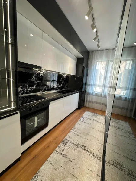 Tirane, shitet apartament 2+1+Ballkon Kati 7, 116 m² 255.000 € (Pallati me Shigjeta, Rruga e Kavajës)