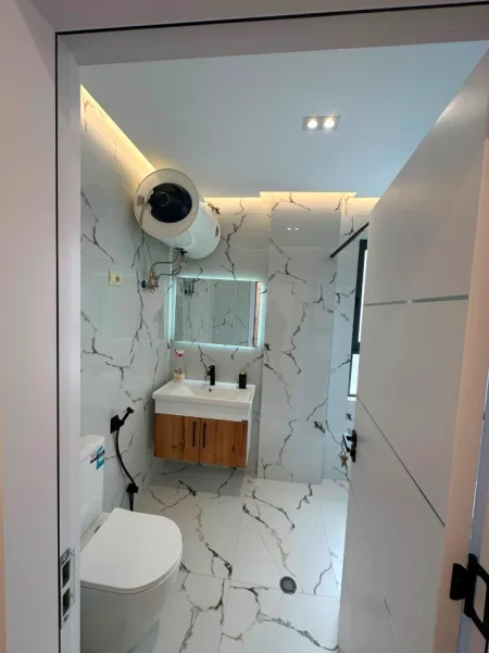 Tirane, shitet apartament 2+1+Ballkon Kati 7, 116 m² 255.000 € (Pallati me Shigjeta, Rruga e Kavajës)