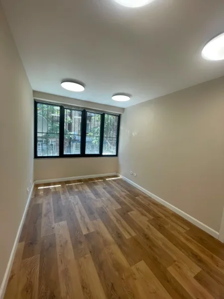 Tirane, jepet me qera ambjent biznesi Kati 2, 110 m² 1.200 € (liqeni artificial , rruga e kosovareve)