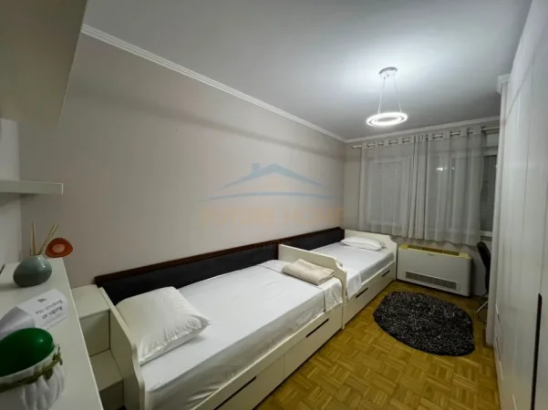 Tirane, jepet me qera apartament 2+1+Ballkon Kati 7, 105 m² 900 € (sheshi willson)