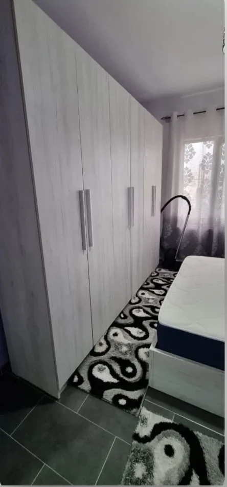 Tirane, jepet me qera apartament 1+1+Ballkon Kati 3, 80 m² 350 € (Fresk)