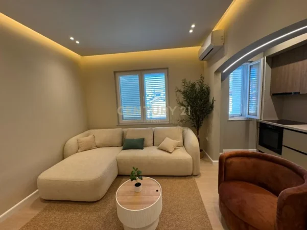 Tirane, shitet apartament 2+1 Kati 3, 100 m² (rruga bardhyl)