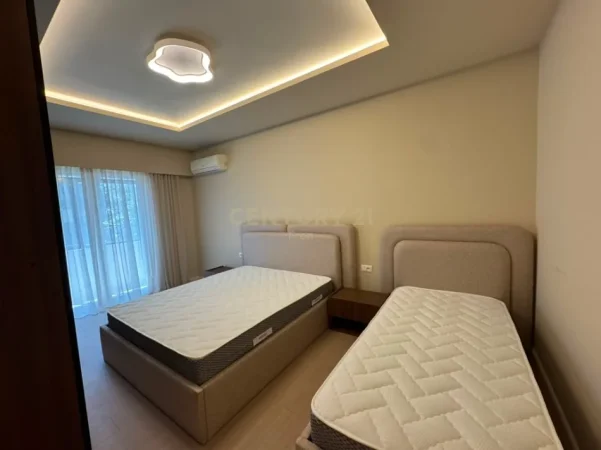 Tirane, shitet apartament 2+1 Kati 3, 100 m² (rruga bardhyl)