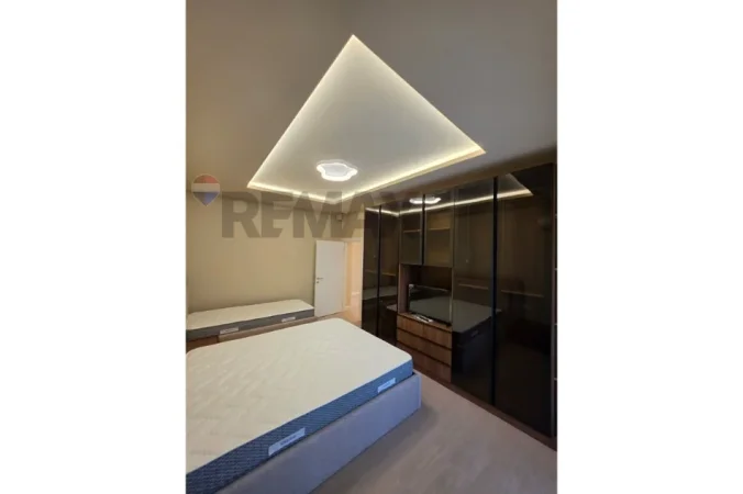 Tirane, jepet me qera apartament 2+1+Ballkon Kati 3, 110 m² 700 € (Brryli, Tiranë)