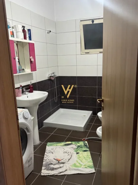 Tirane, jepet me qera apartament 2+1+Ballkon Kati 3, 110 m² 470 € (ASTIR)