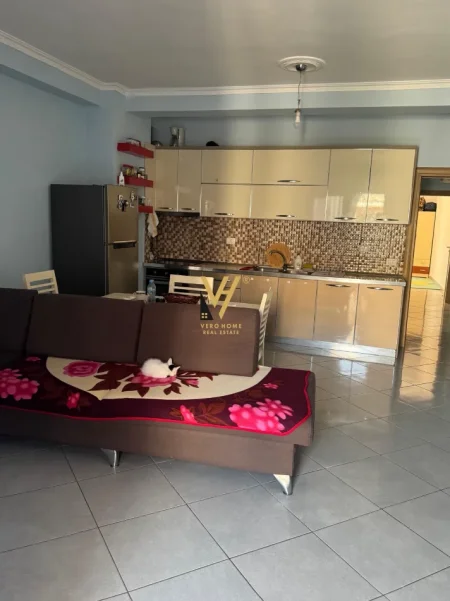 Tirane, jepet me qera apartament 2+1+Ballkon Kati 3, 110 m² 470 € (ASTIR)