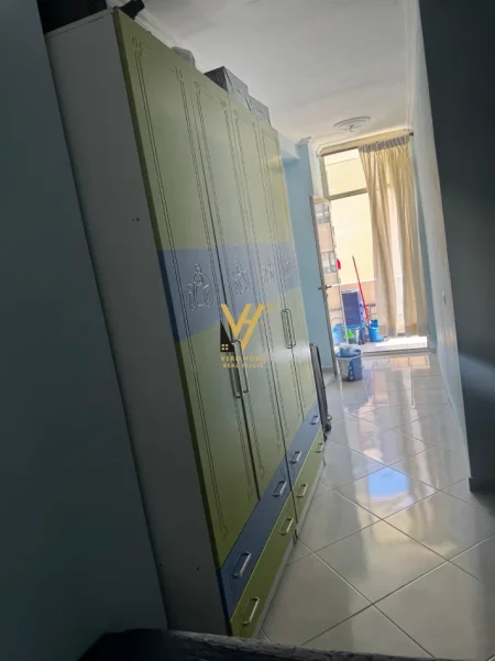 Tirane, jepet me qera apartament 2+1+Ballkon Kati 3, 110 m² 470 € (ASTIR)