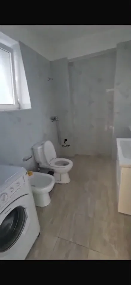 Tirane, jepet me qera apartament 2+1 Kati 2, 76 m² 850 € (BLLOK)