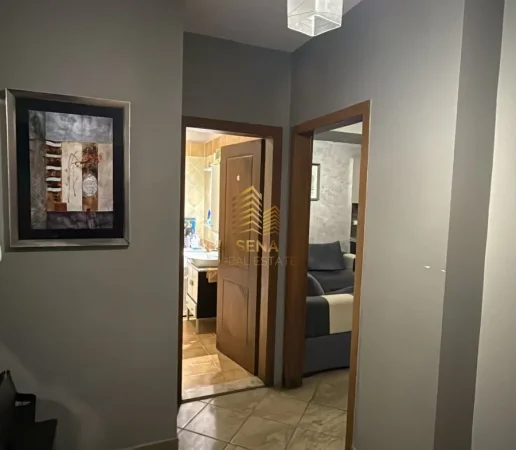 Tirane, jepet me qera apartament 2+1+Ballkon Kati 5, 75 m² 600 € (Rruga e Kavajes)