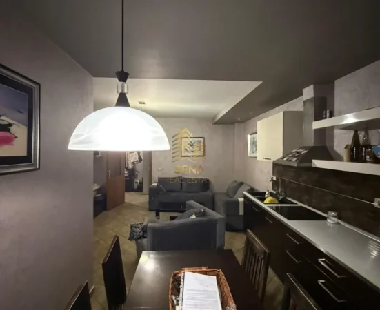 Tirane, jepet me qera apartament 2+1+Ballkon Kati 5, 75 m² 600 € (Rruga e Kavajes)