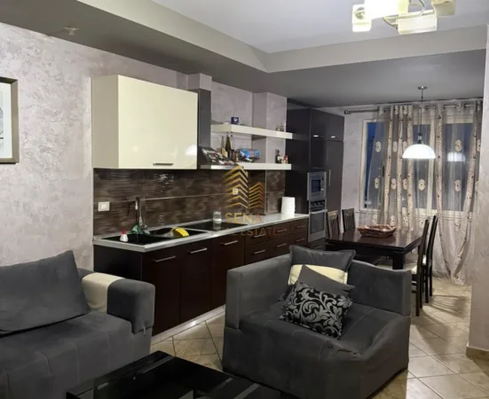 Tirane, jepet me qera apartament 2+1+Ballkon Kati 5, 75 m² 600 € (Rruga e Kavajes)
