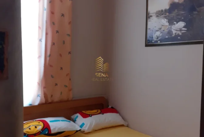 Tirane, jepet me qera apartament 2+1+Ballkon Kati 5, 75 m² 600 € (Rruga e Kavajes)