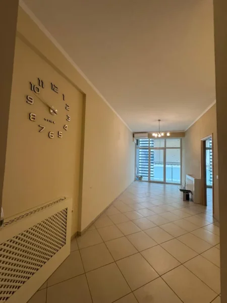 Tirane, shitet apartament 1+1 Kati 2, 72 m² 201.000 € (Komuna e Parisit)