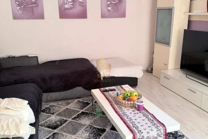 Tirane, jepet me qera apartament 1+1+Ballkon Kati 8, 65 m² 600 € (Brryli)
