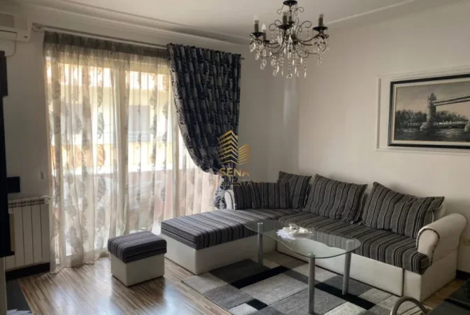 Tirane, jepet me qera apartament 2+1+Ballkon Kati 3, 70 m² 600 € (Liqeni i Thate)