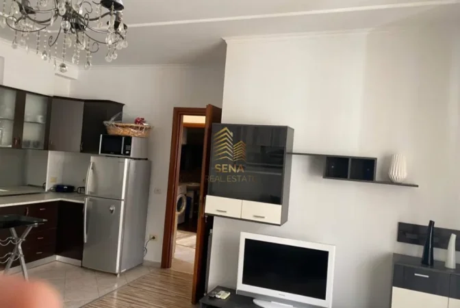Tirane, jepet me qera apartament 2+1+Ballkon Kati 3, 70 m² 600 € (Liqeni i Thate)