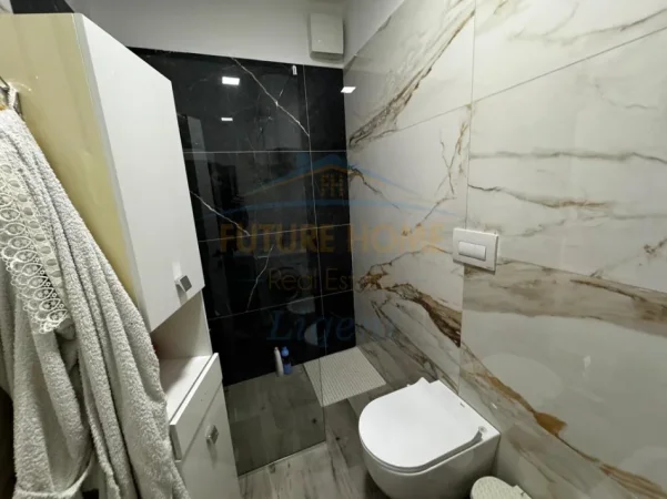 Tirane, jepet me qera 2+1 , 1.250 €