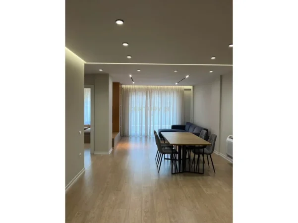Tirane, jepet me qera apartament 2+1+Ballkon Kati 9, 100 m² 1.000 € 