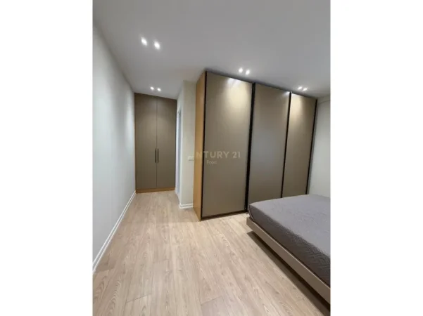Tirane, jepet me qera apartament 2+1+Ballkon Kati 9, 100 m² 1.000 € 