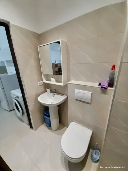Tirane, jepet me qera apartament 1+1 Kati 1, 60 m² 530 € (Rruga Muzaket)